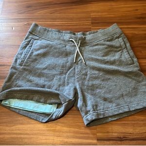 Chubbies Men EUC Grey lined Lounge sweat Shorts Size Small 5.5